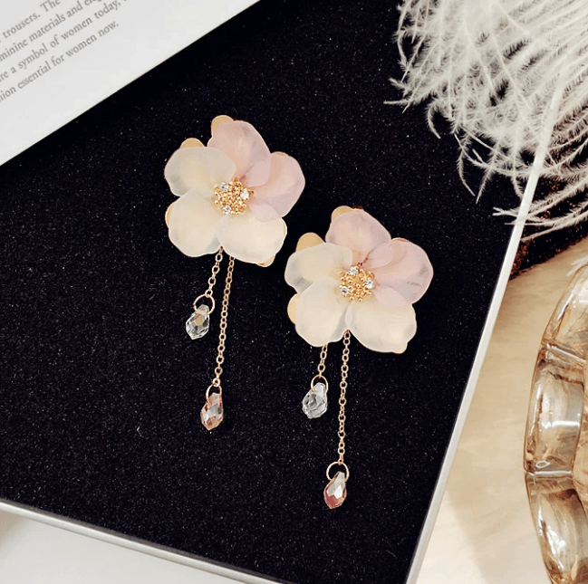 Floral Dangle Earrings - Modiva Modiva Floral Dangle Earrings